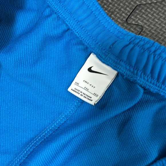 Nike standard issue dry fit basketball bright blue colorful sweatpants - Picture 3 of 5